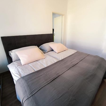 Pretty Apartment Next To Metro Station Viena Exterior foto