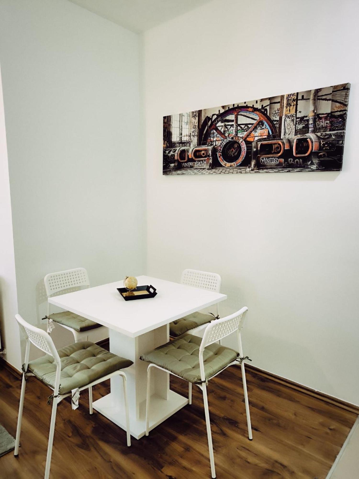 Pretty Apartment Next To Metro Station Viena Exterior foto
